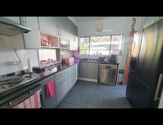 3 BEDROOM FREEHOLD FOR SALE IN RANDHART